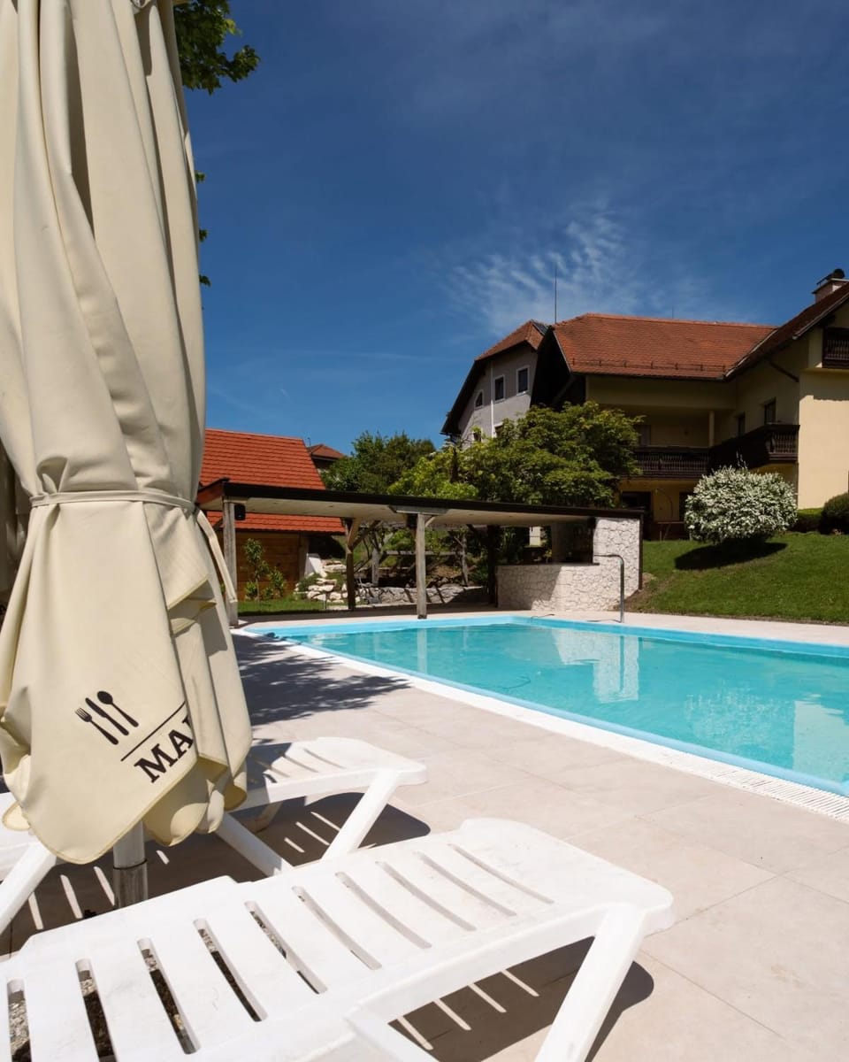 Martinova izba - Rooms & Apartments Farm Stay in Slovenia