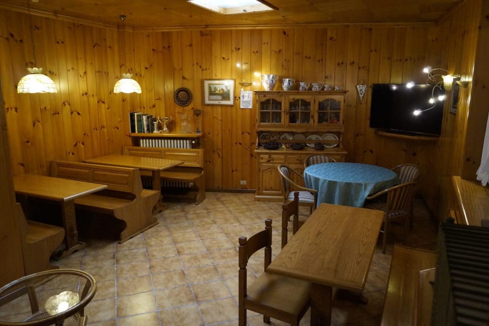 Lounge or bar