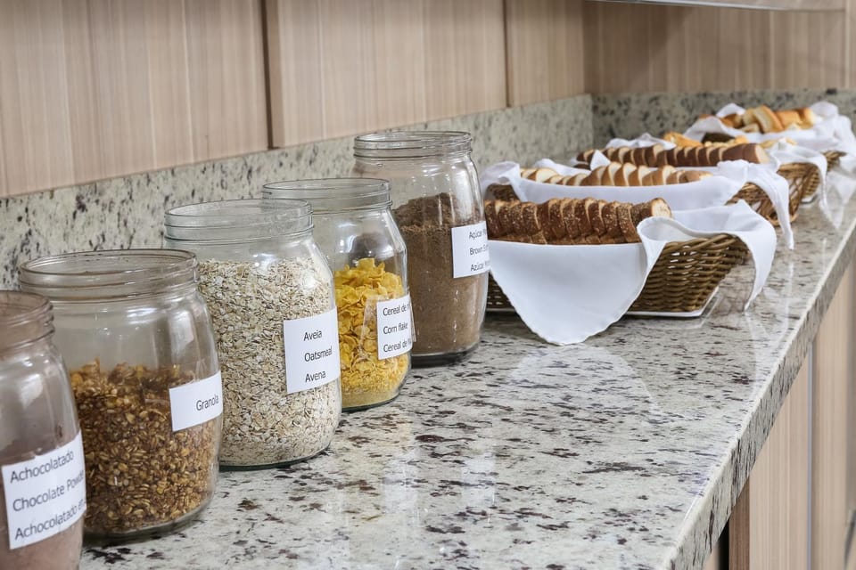 Restaurant/places to eat, Buffet breakfast