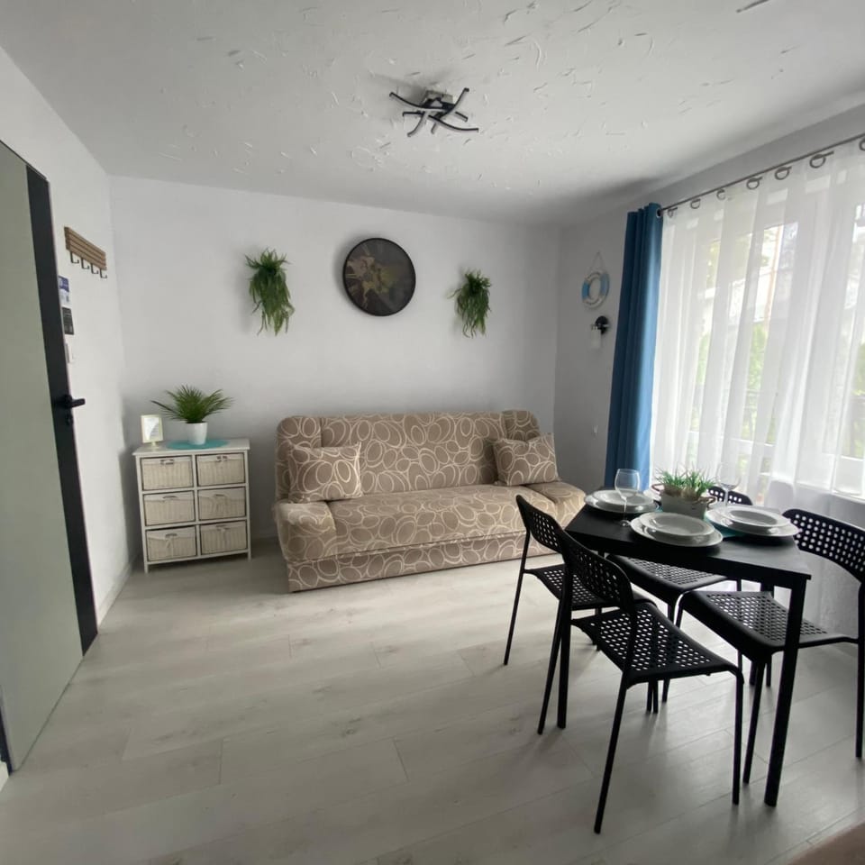 View (from property/room), Seating area, Dining area