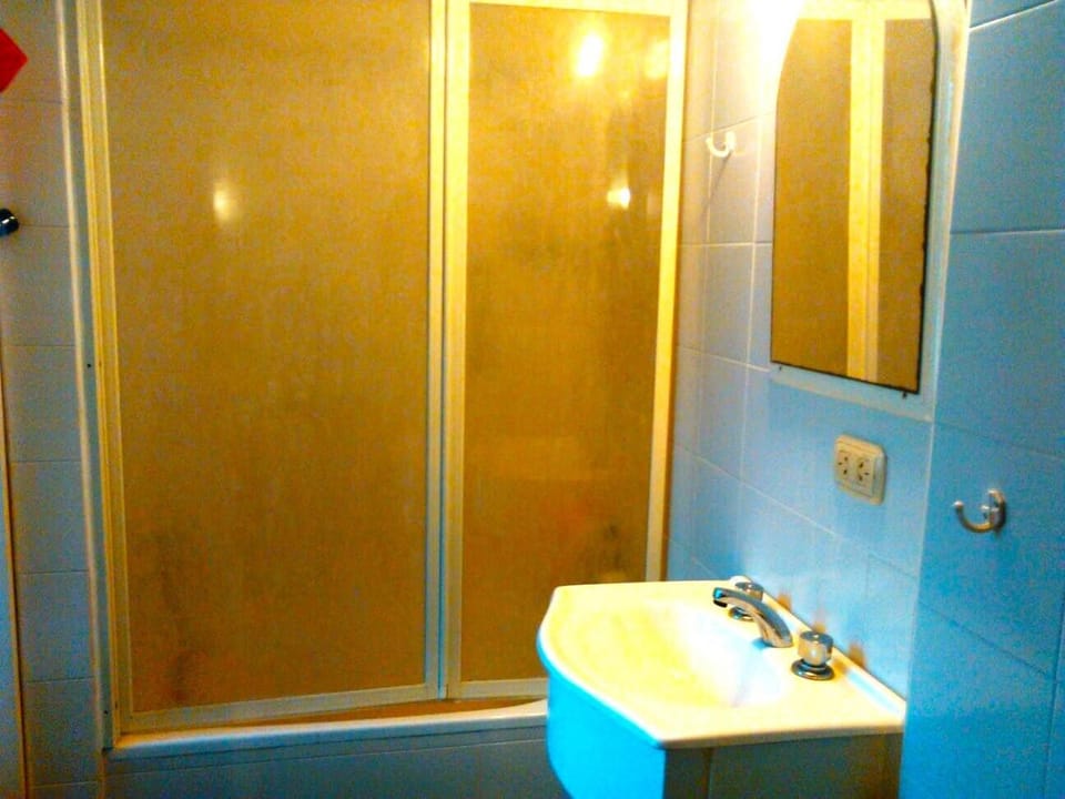 EDIFICIO ÚNICO Mardel - Deptos Low Cost equipados 30 m de la costa y 350 m del centro Cerca de todo! Apartment in Mar del Plata