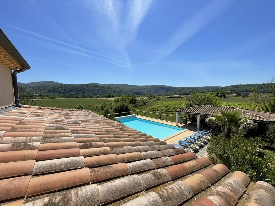 Mountain view, Pool view