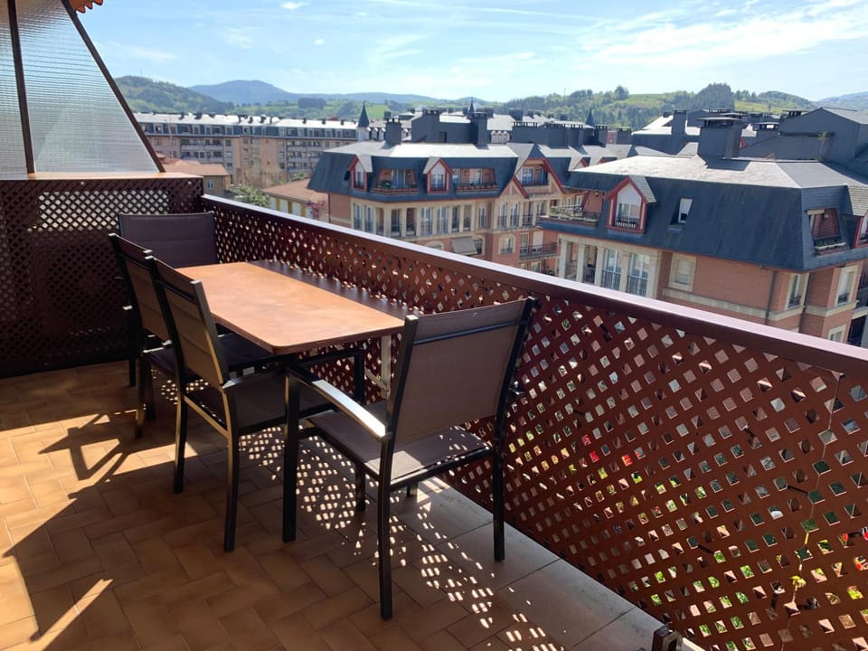 Balcony/Terrace, City view