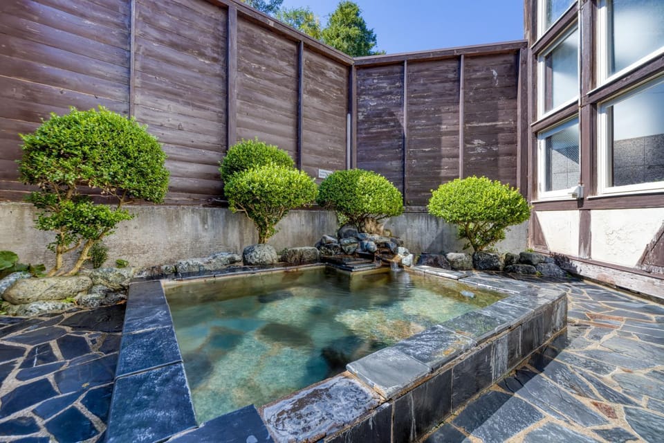 Open Air Bath, Public Bath