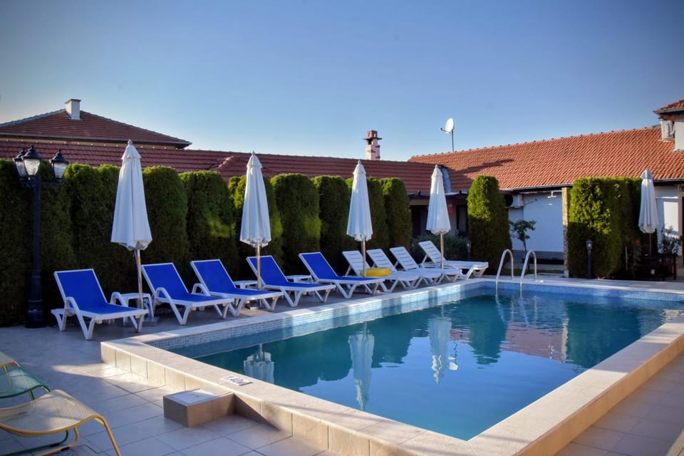 Swimming pool