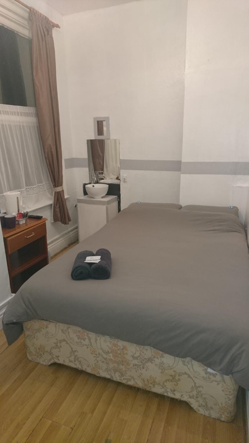 MyRoomz Orchid Hotel - Adults only Bed and Breakfast in Blackpool