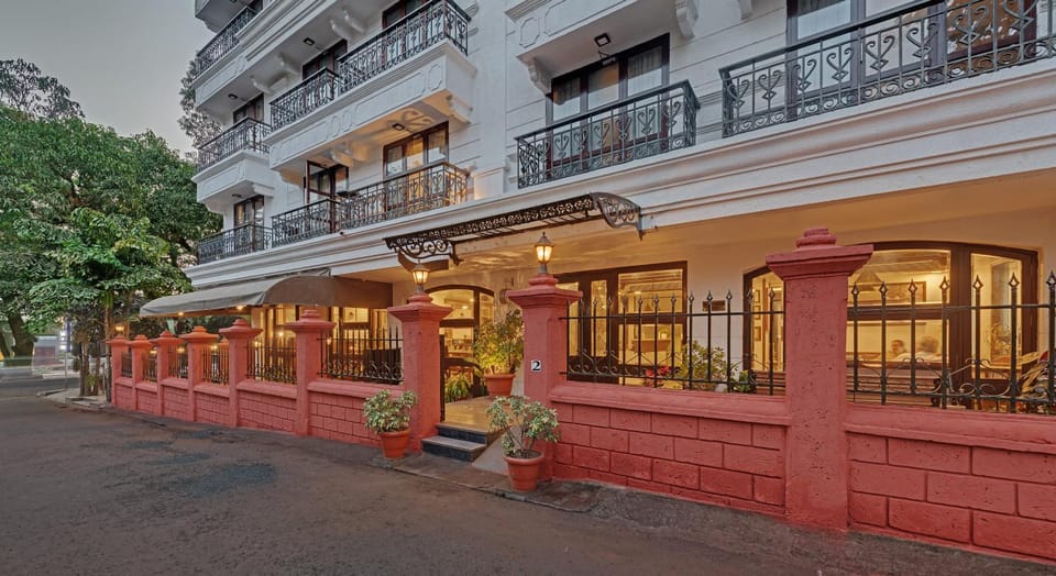Property building, Day, Balcony/Terrace, City view