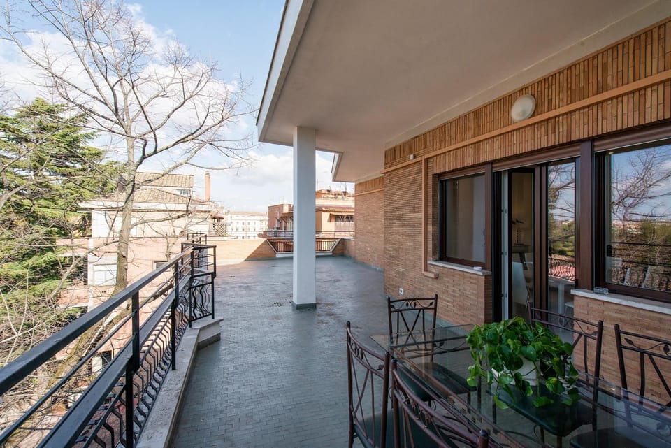 Balcony/Terrace, City view, Garden view, Inner courtyard view