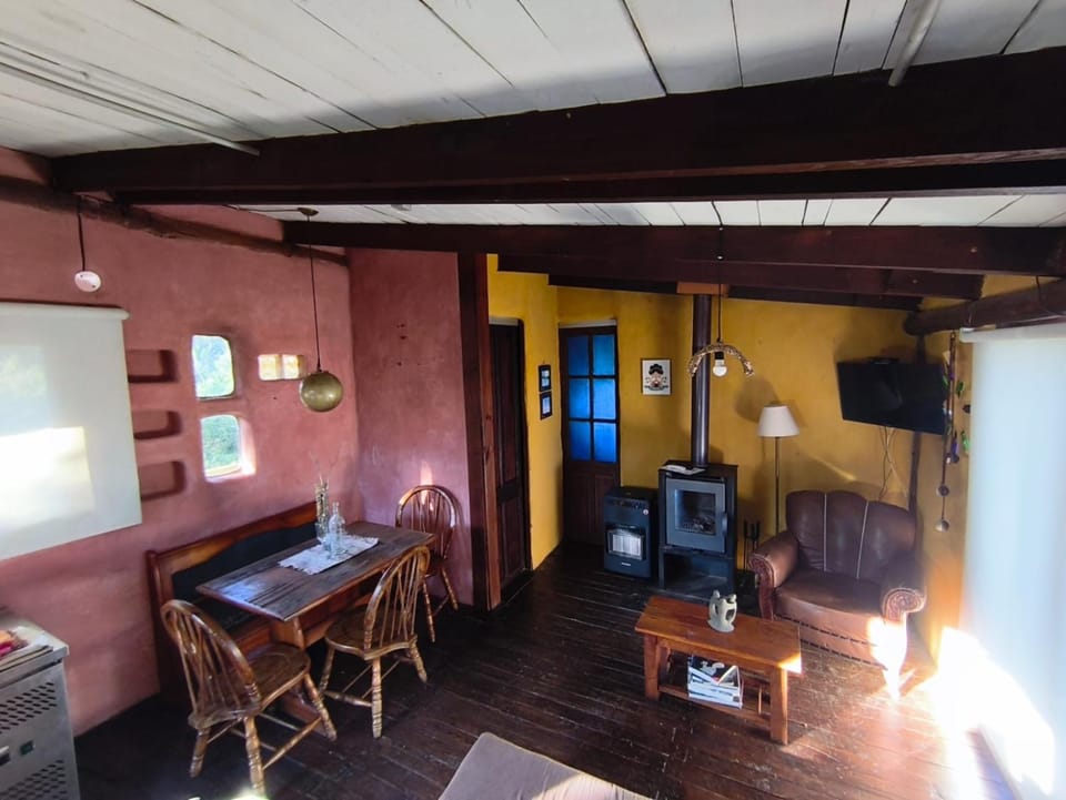 TV and multimedia, Living room, Seating area, Evening entertainment