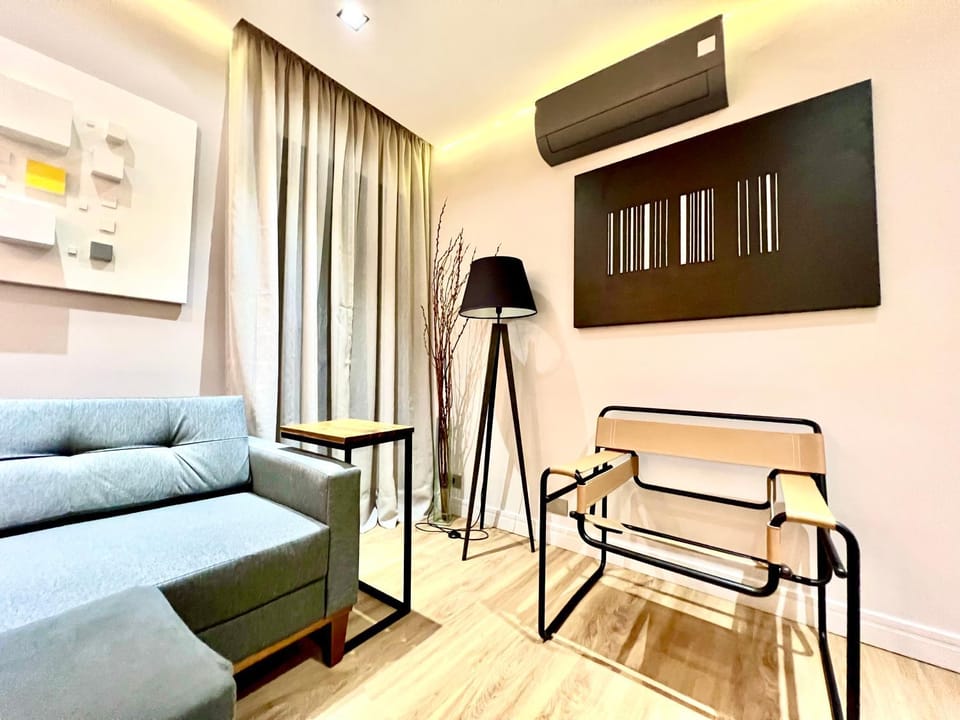 Communal lounge/ TV room, Living room, Seating area