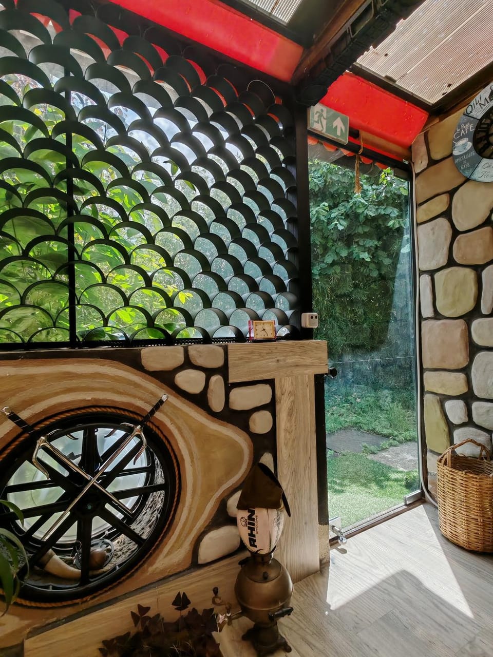 Facade/entrance, Garden, Kitchen or kitchenette, Garden view