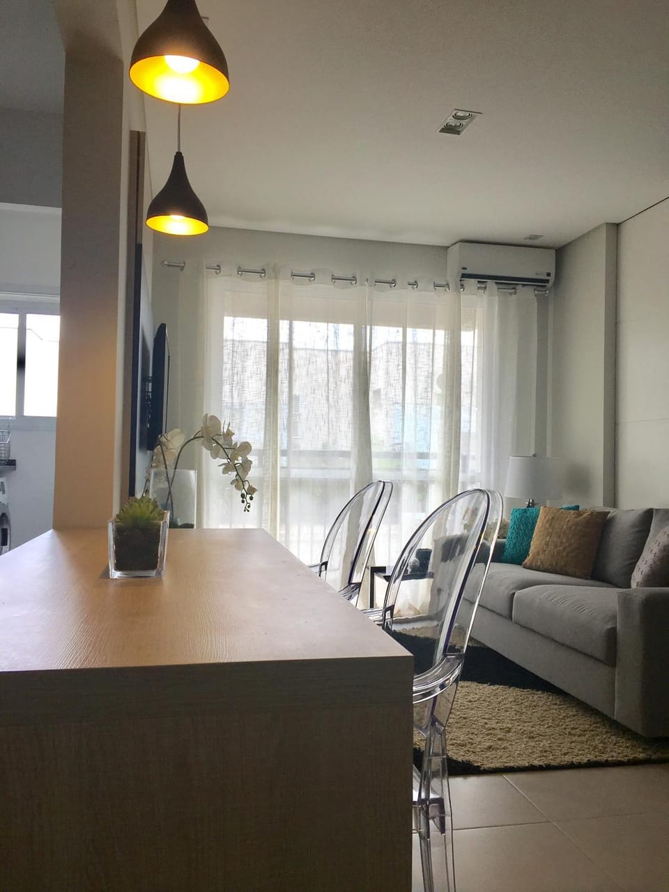 Living room, Decorative detail, Dining area
