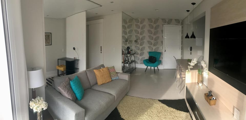 TV and multimedia, Coffee/tea facilities, Living room, Photo of the whole room, Decorative detail, Seating area, Dining area, Area and facilities
