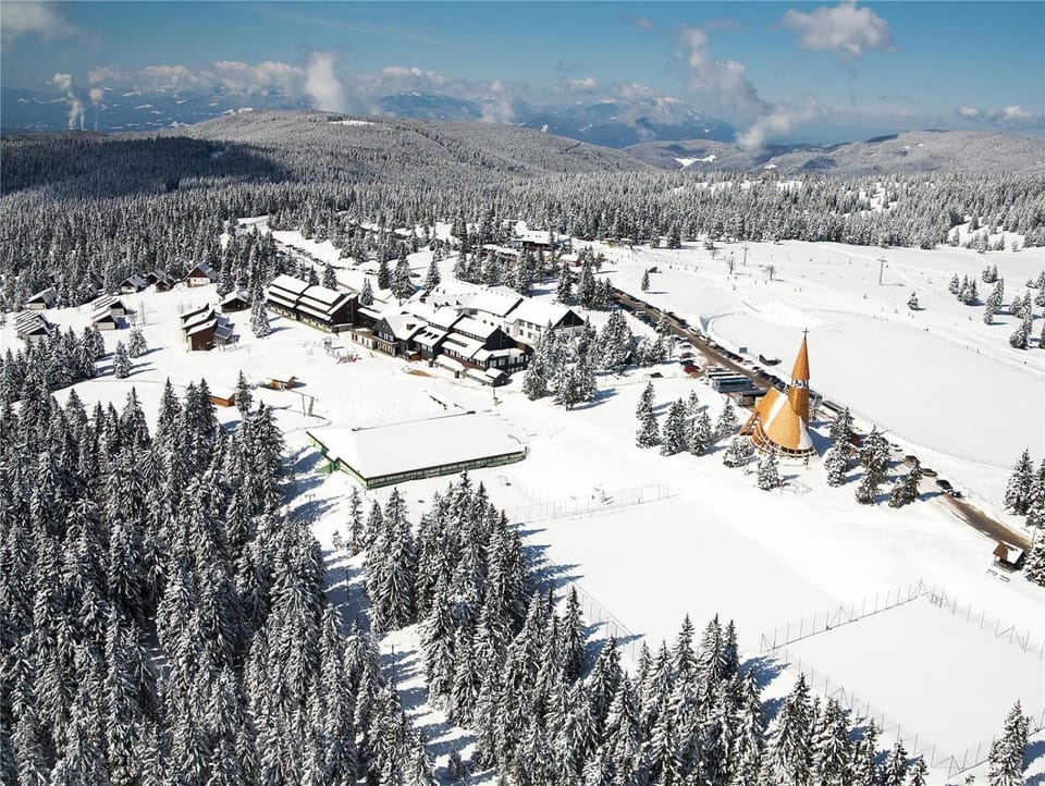 Off site, Day, Winter, Skiing