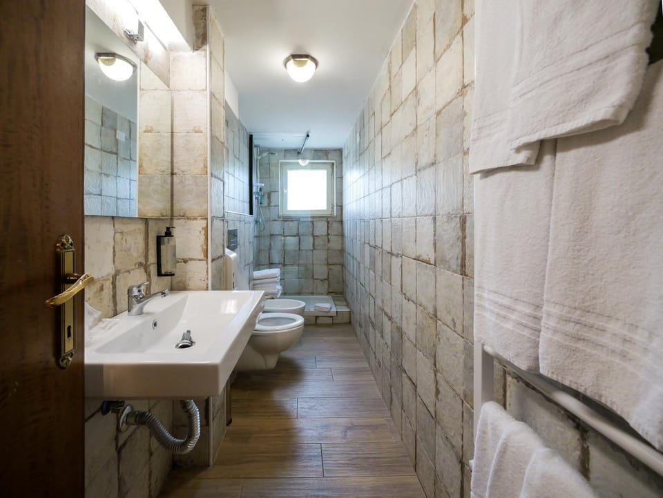 Toilet, Bathroom, bidet