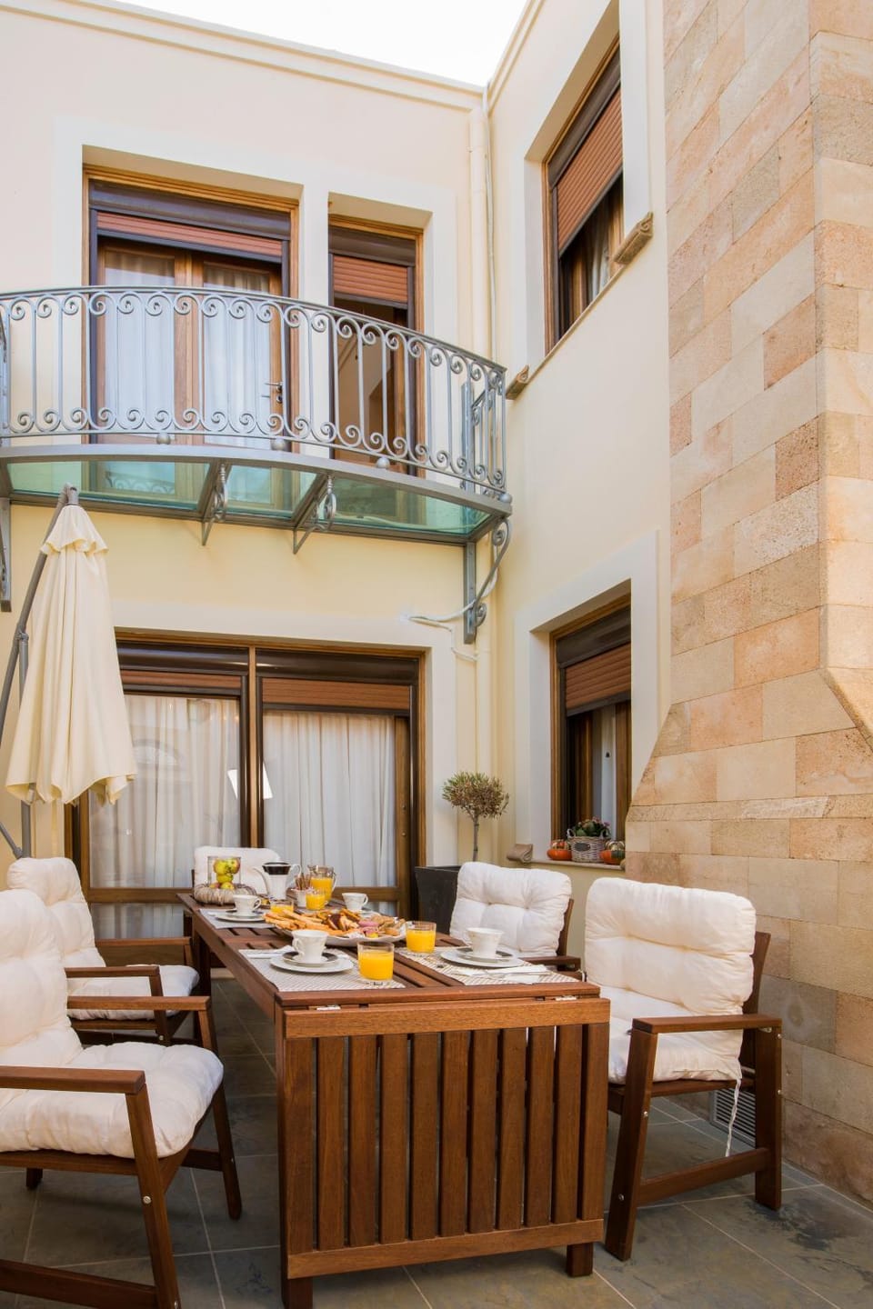 Patio, Day, Summer, Garden, Balcony/Terrace, On site