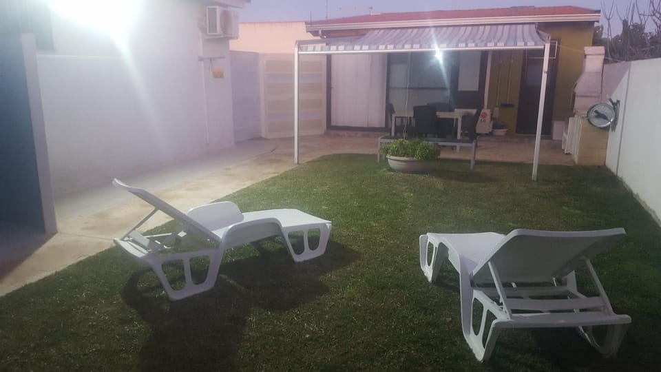 Property building, Patio, Solarium, Evening entertainment