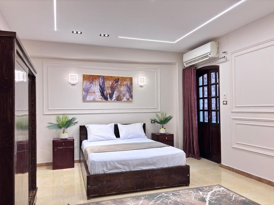 Bed, Photo of the whole room, Bedroom, air conditioner