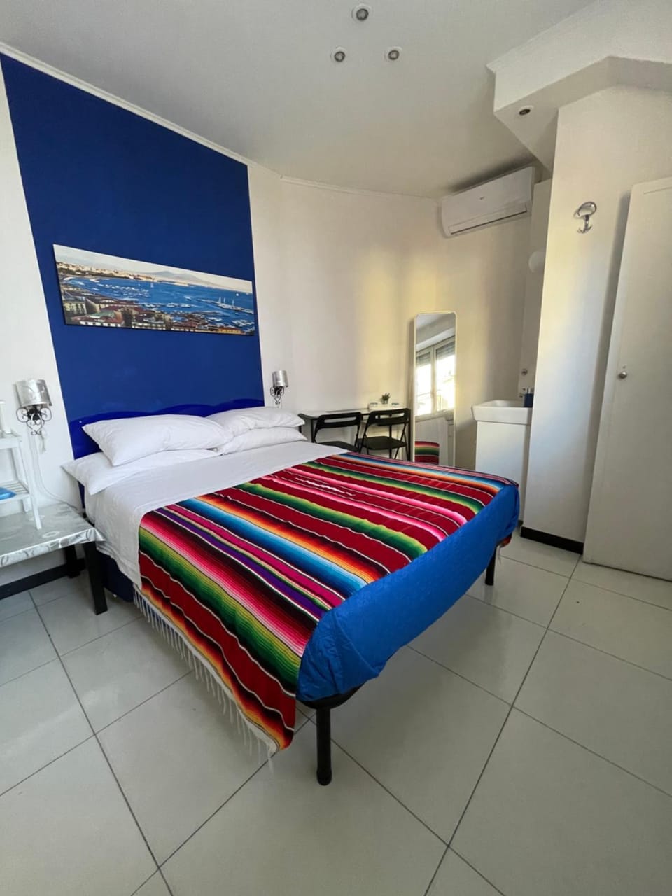 Bed, Photo of the whole room, Bedroom, air conditioner