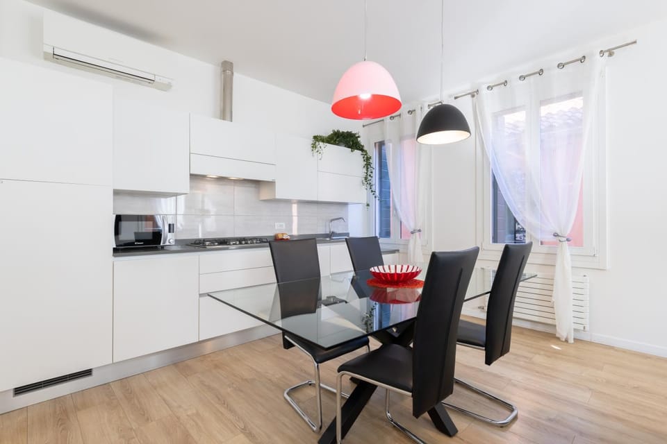 Kitchen or kitchenette, Living room, Photo of the whole room, Seating area, Dining area, Breakfast, Lunch, Lunch, microwave, minibar, toaster, kitchen, air conditioner