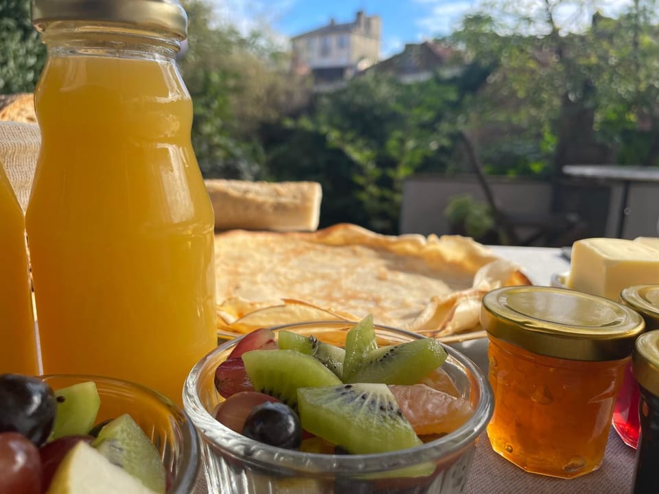 Day, Food and drinks, Food, Breakfast, Continental breakfast, Drinks