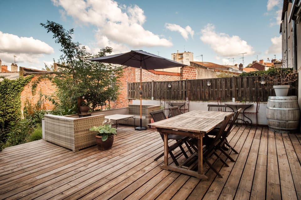 Patio, Day, Balcony/Terrace, Seating area, Dining area