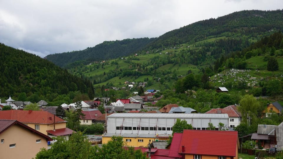 Nearby landmark, Neighbourhood, Natural landscape, Landmark view, Mountain view