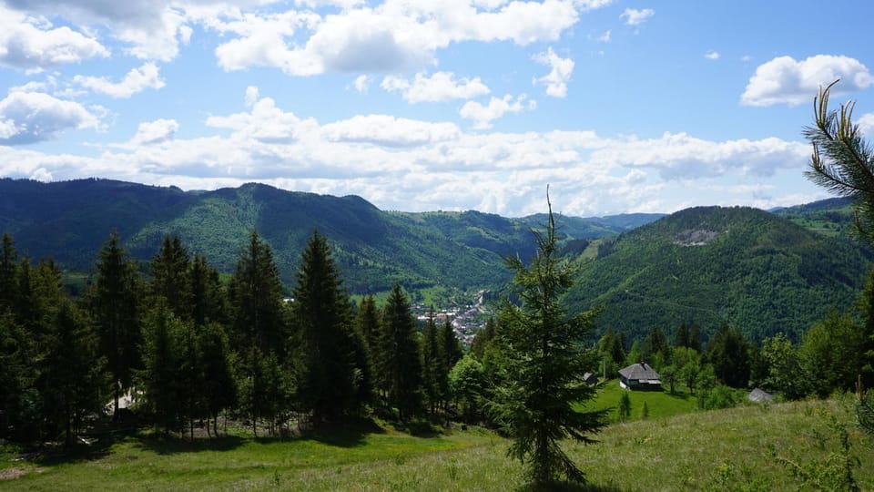 Nearby landmark, Neighbourhood, Natural landscape, Landmark view, Mountain view