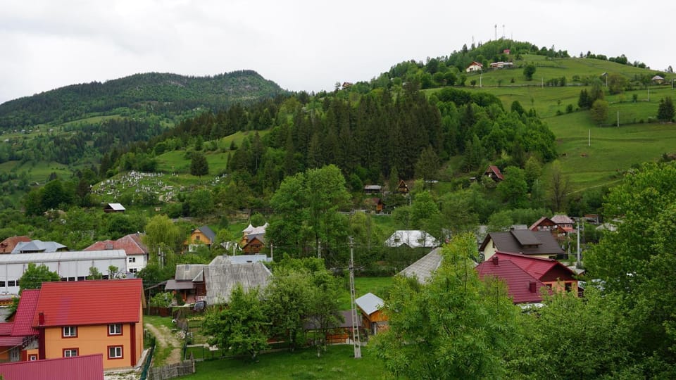 Nearby landmark, Neighbourhood, Natural landscape, Landmark view, Mountain view