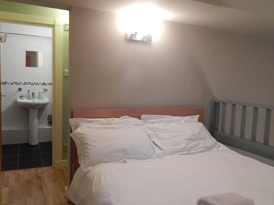 Bed, Bathroom, Bedroom