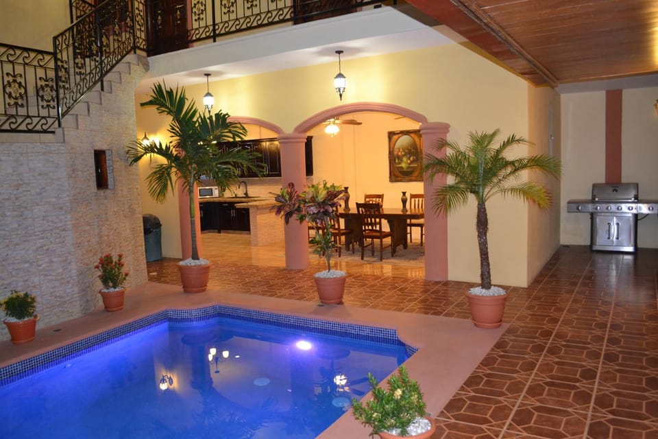 Swimming pool, Swimming pool