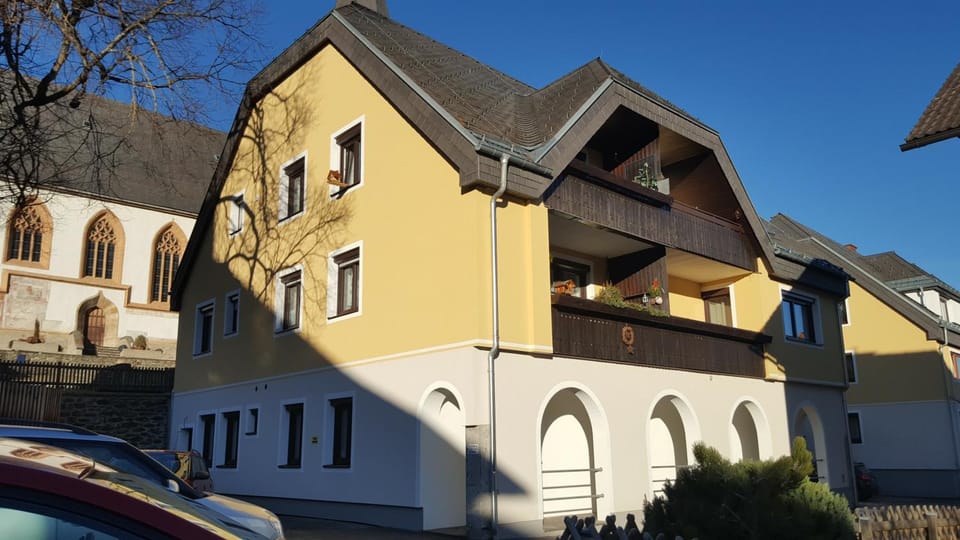 Property building, Facade/entrance