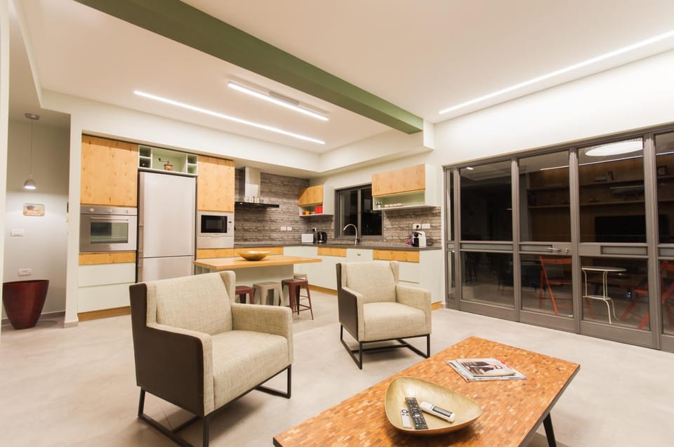 Patio, Living room