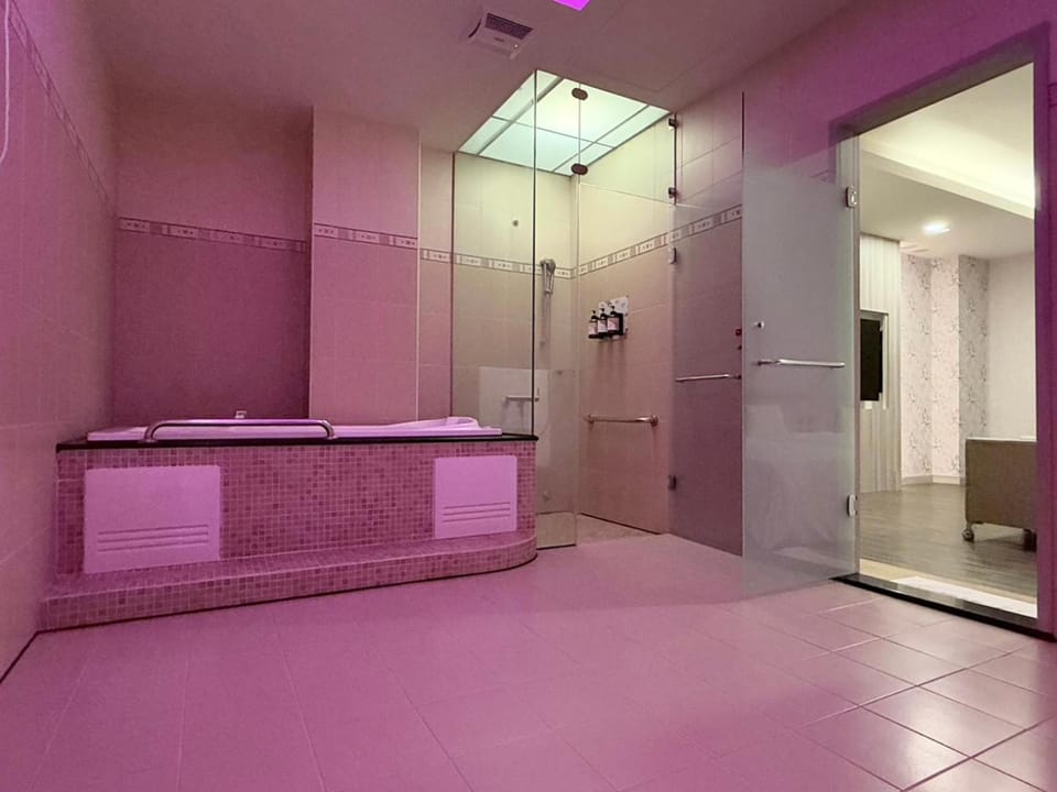 薇風精品汽車旅館 - 鳳山館 Motel in Kaohsiung