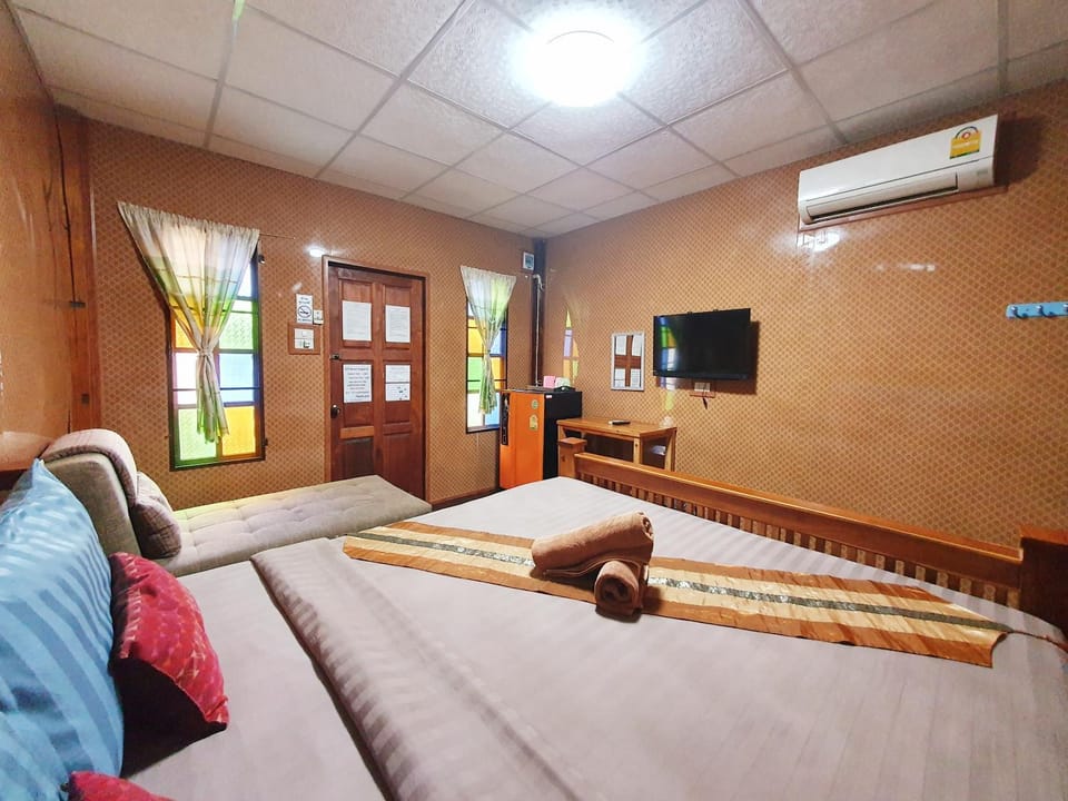 TV and multimedia, Photo of the whole room, Bedroom, air conditioner