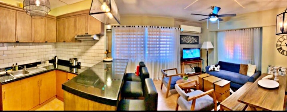 3BR Condo Near Airport Acacia Estates Taguig City Apartment in Taguig