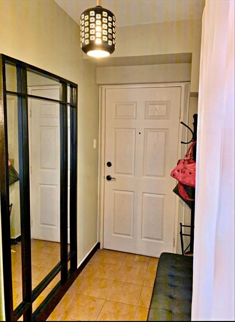 3BR Condo Near Airport Acacia Estates Taguig City Apartment in Taguig