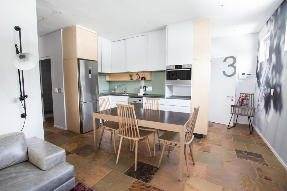 Kitchen or kitchenette, Dining area, dishwasher