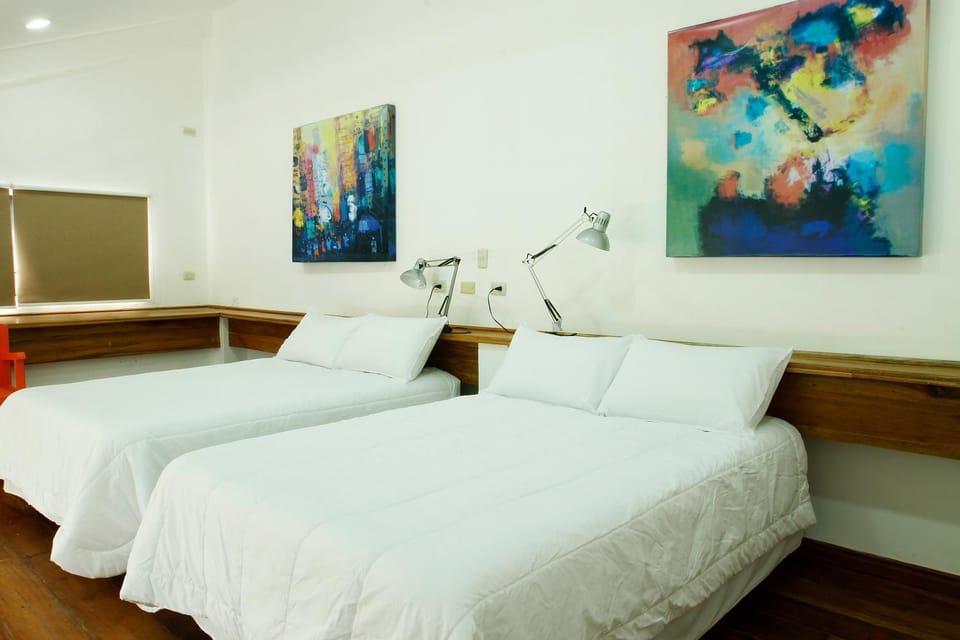 Photo of the whole room, Decorative detail, Bedroom