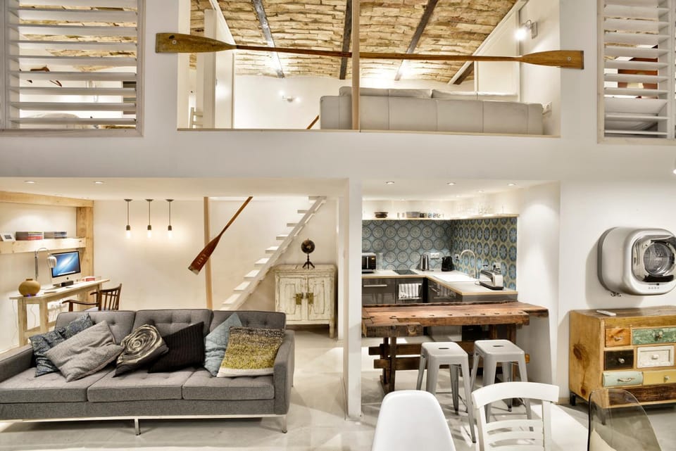 Kitchen or kitchenette, Living room, Seating area, Dining area, Bedroom