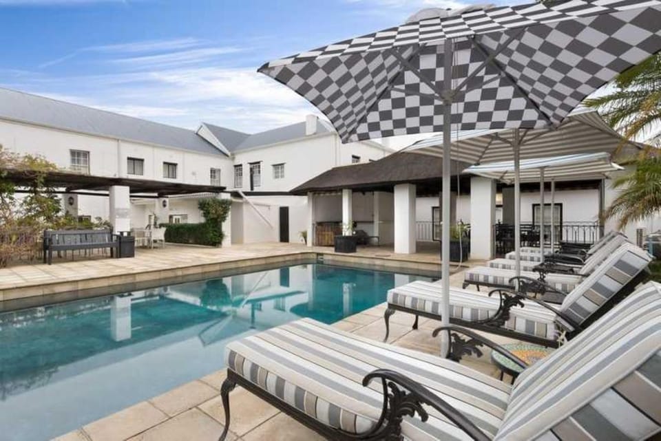 Patio, Day, Pool view, Swimming pool, sunbed