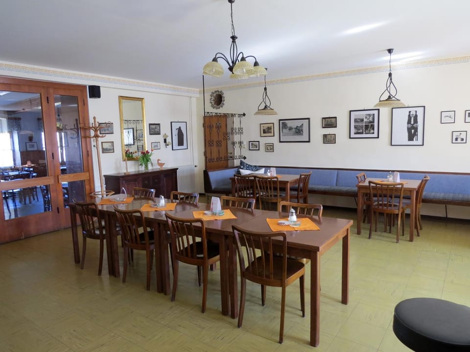 Restaurant/places to eat