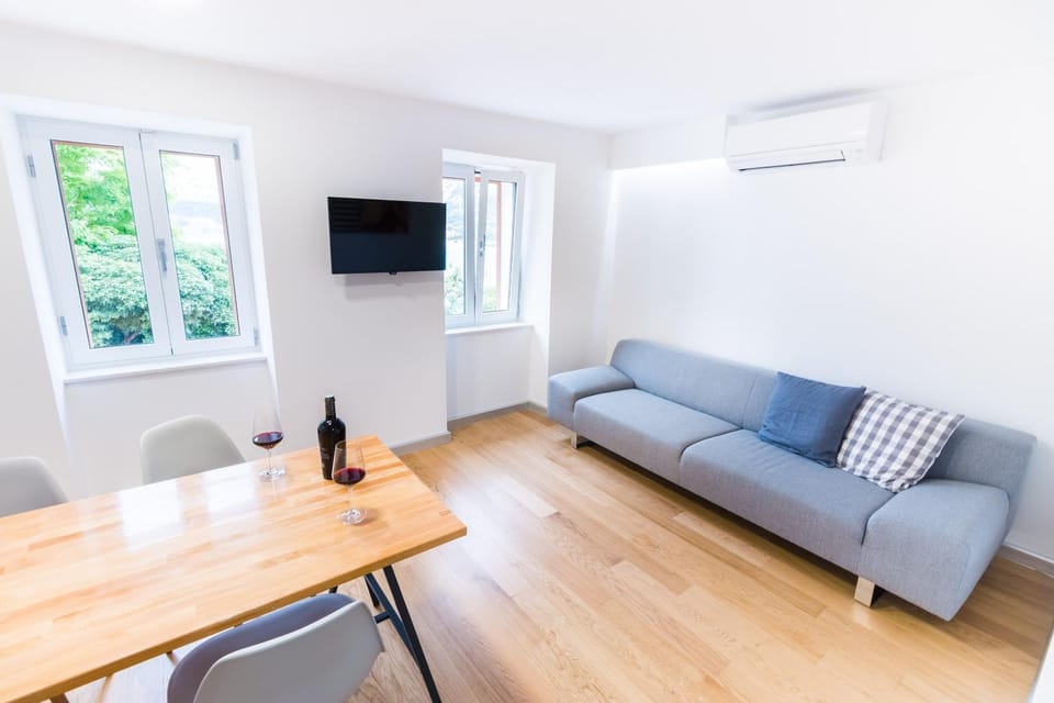 Living room, Dining area, Sea view