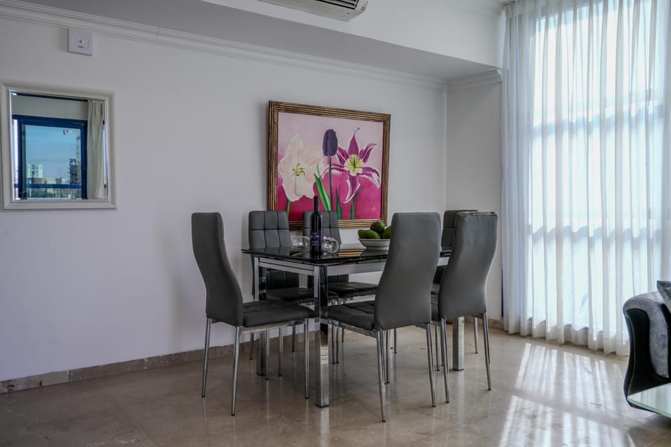 Living room, Dining area