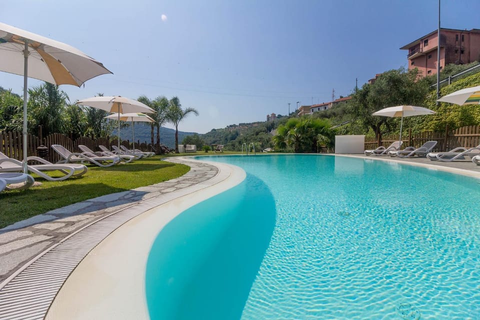 Swimming pool, Swimming pool