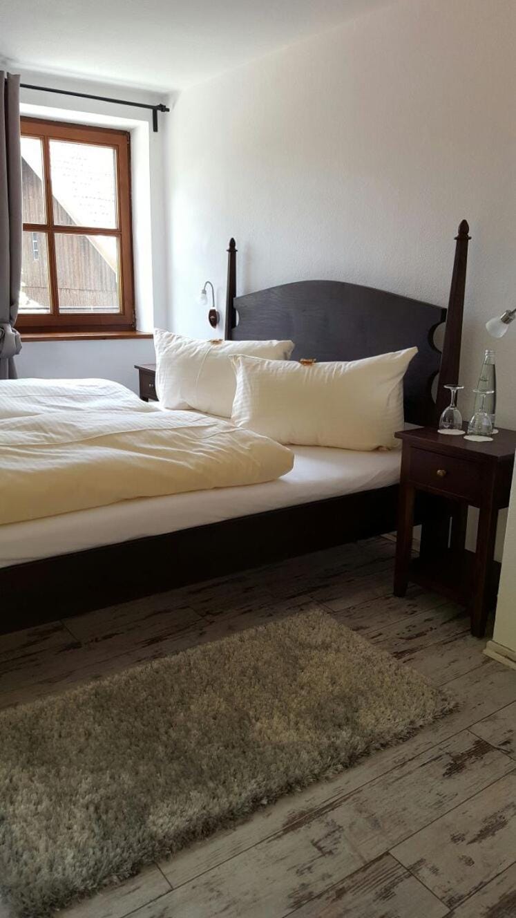 Bed, Day