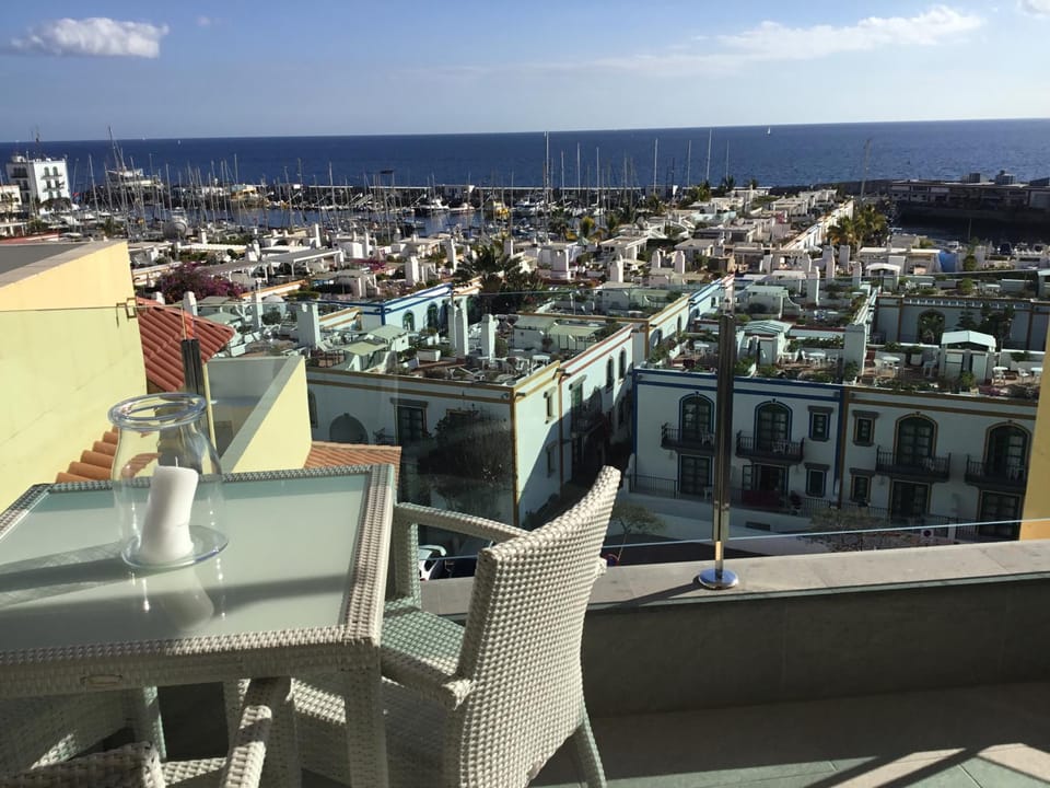 Balcony/Terrace, City view