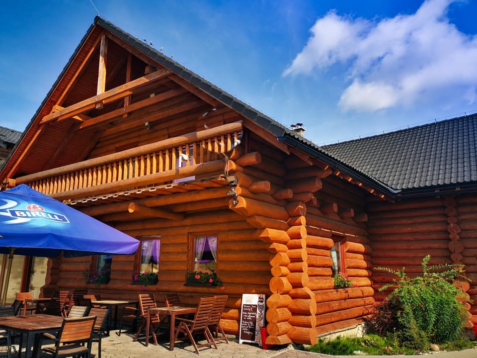 Property building, Restaurant/places to eat