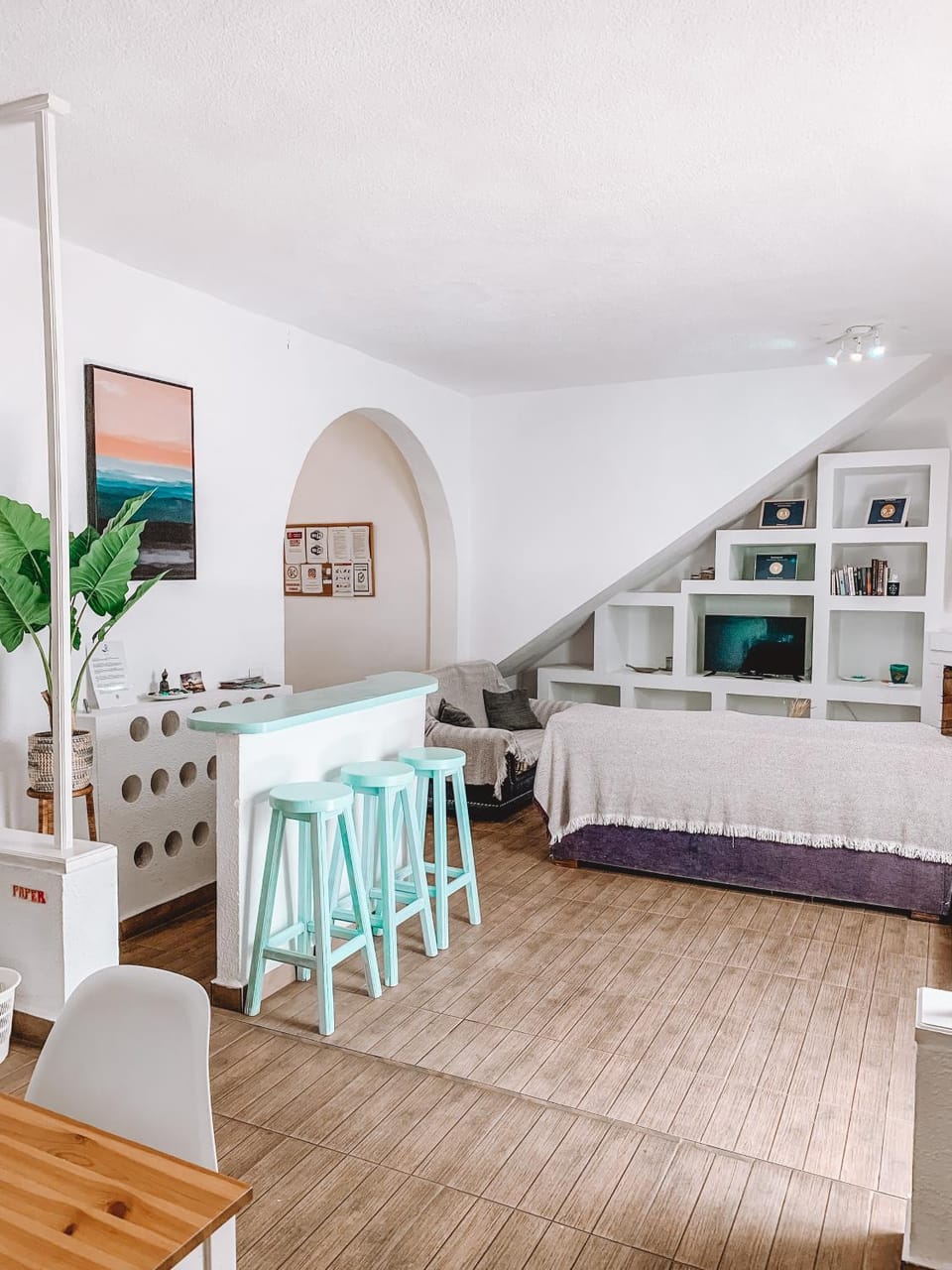 Living room, Photo of the whole room, Dining area
