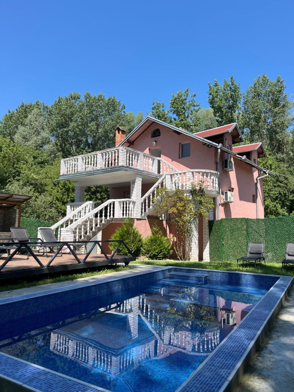 Property building, Garden view, Pool view, Swimming pool